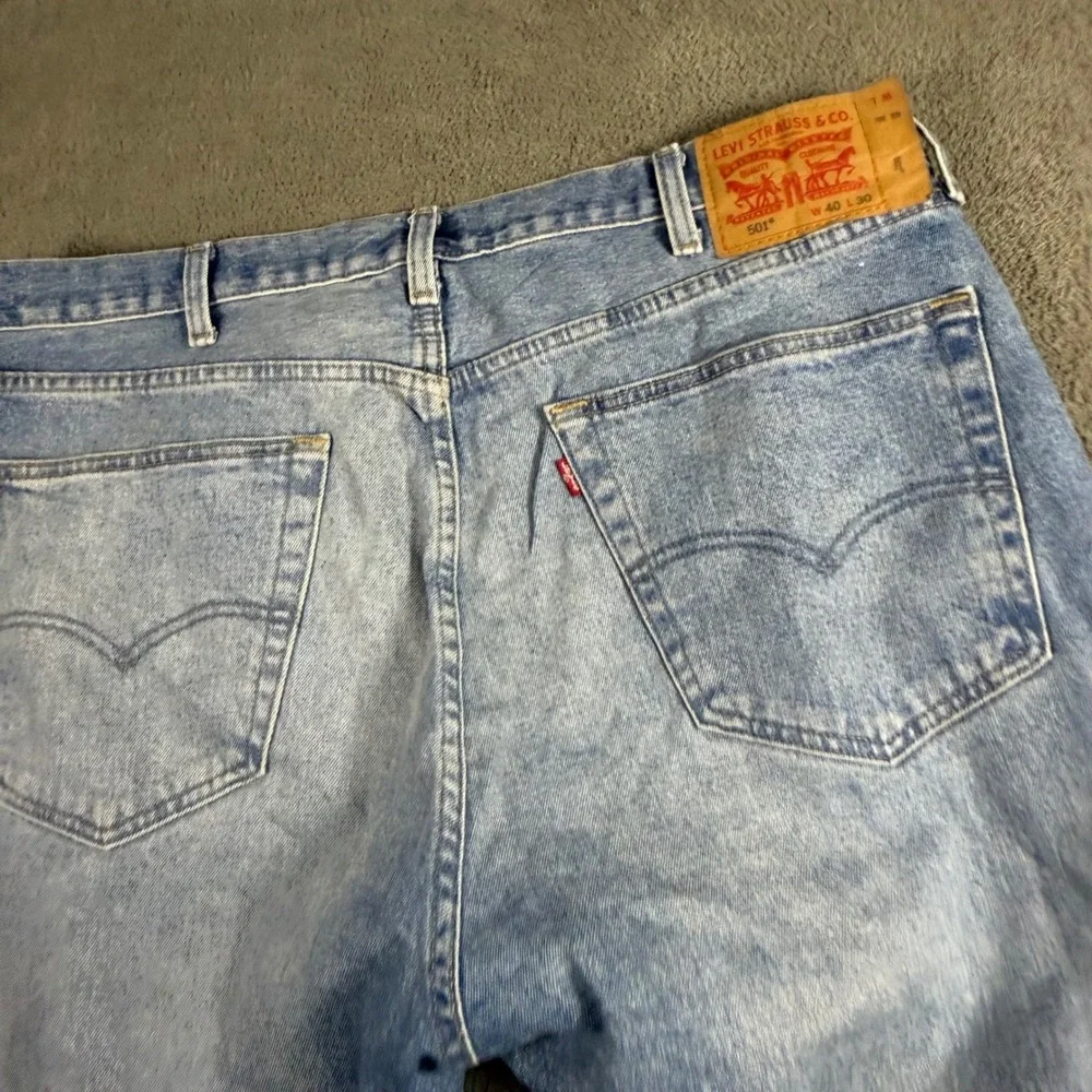 Levis 501 Original Fit Jeans Mens 40x30 Light Wash Blue Straight Leg Button Fly